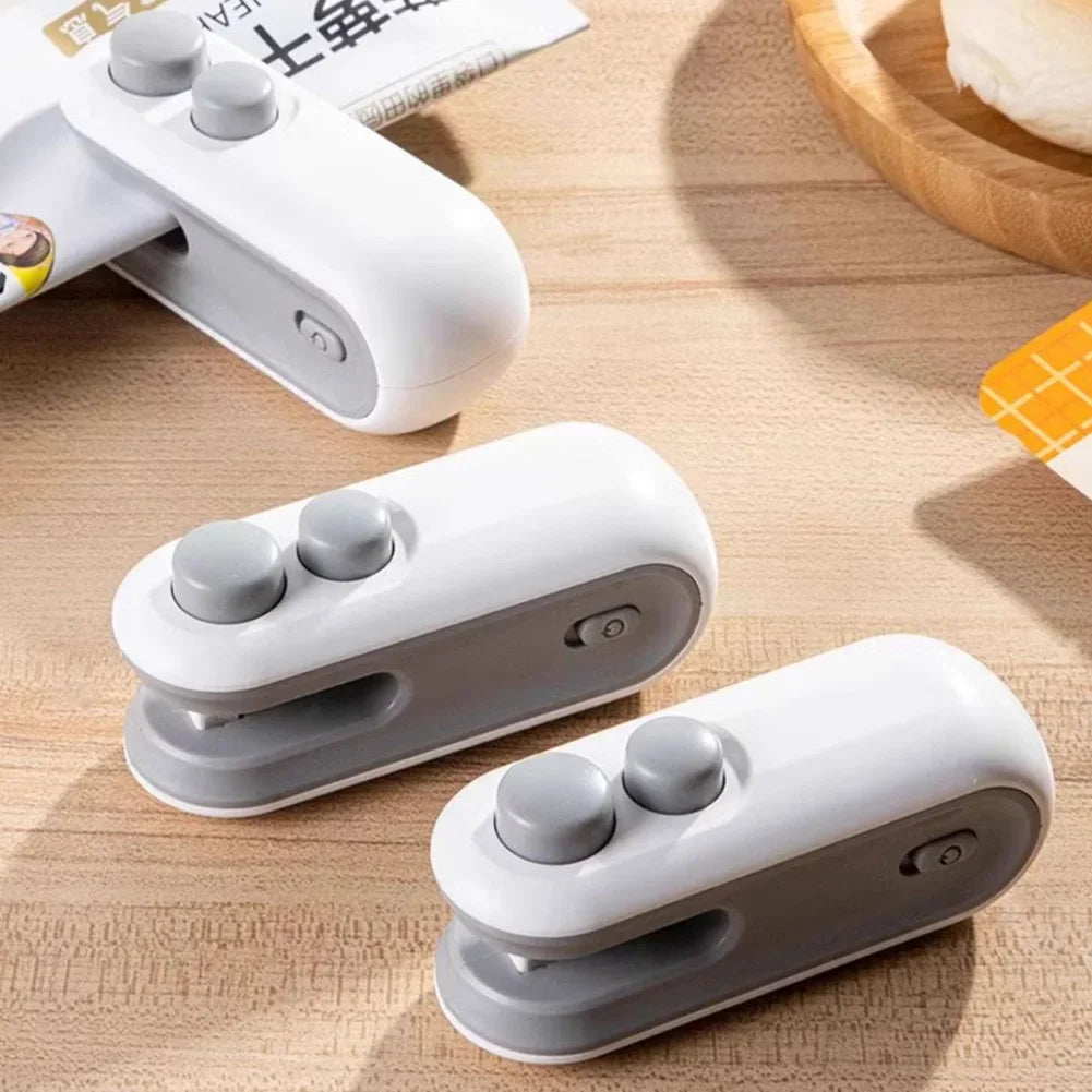 Keep Snacks Fresh Forever: The Ultimate 2-in-1 Portable Bag Sealer & Cutter!
